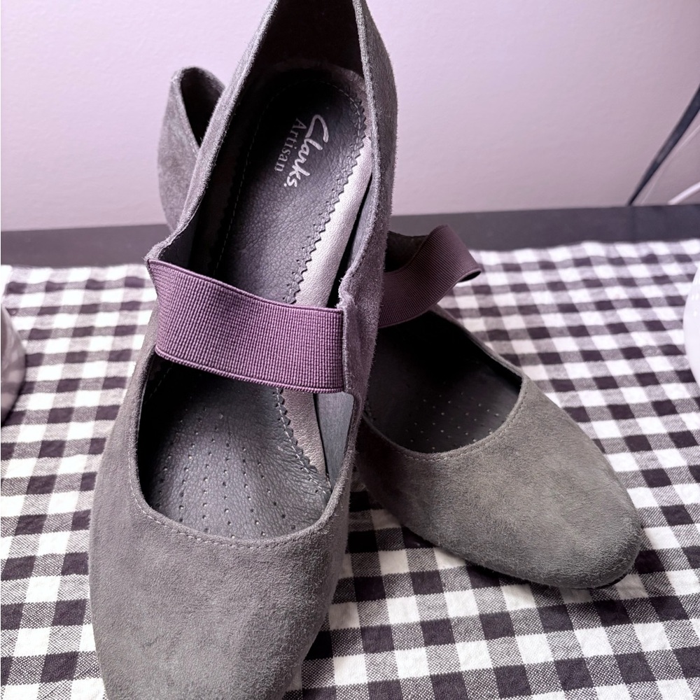 Clarks Women's Suede Flats in Gray and Purple
